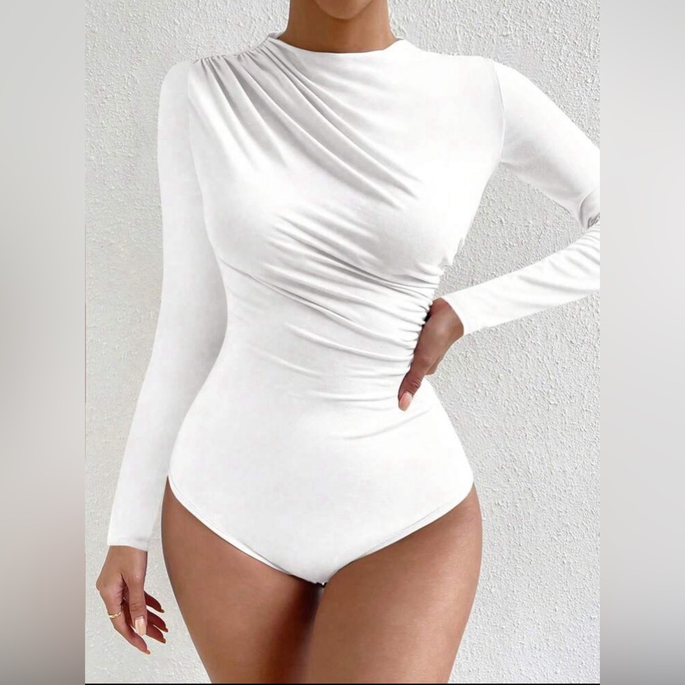 SHEIN Women’s Pleated Long sleeve bodysuit
